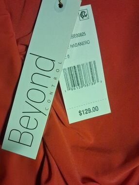 A New Beyond Control Plunging Neck Mio With Gathering One Piece Swimsuit Size 8